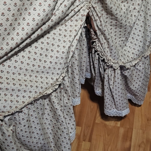 Vintage Plussize Handmade Prairie Dress with Matching Bonnet - Picture 6 of 8